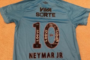 开云官方-坎塞洛展示内马尔赠礼：致敬传奇巨星，未来继续为你喝彩