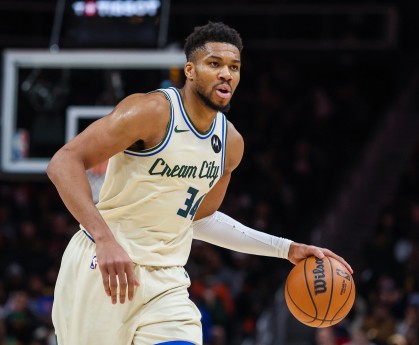 字母哥：这是我们离目标最远的一次 如果雄鹿不想要我那也行