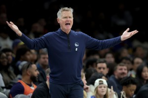 开云官网-暗指杨鸣！杨毅：勇士本赛季无法争冠但没人怪科尔 他也不该辞职