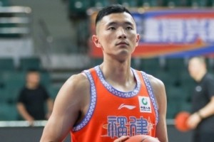 开云网页-凯撒：陈林坚是福建男篮的领袖 现在是年轻球员展现的机会了