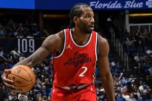 机器人模式精准无比小卡出场38分13秒拿到28分 连续10场砍20+